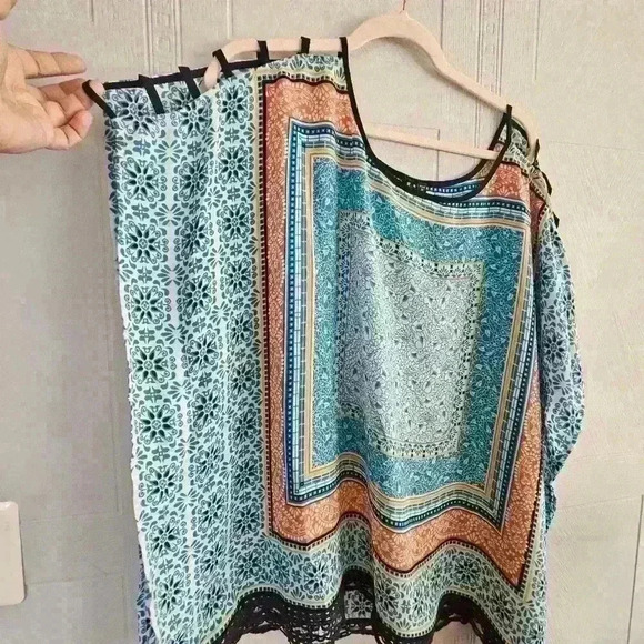 Want and Need Blue Orange Boxy Cold Shoulder Drop Sleeve Crochet Trim Top 2X - Picture 2 of 12